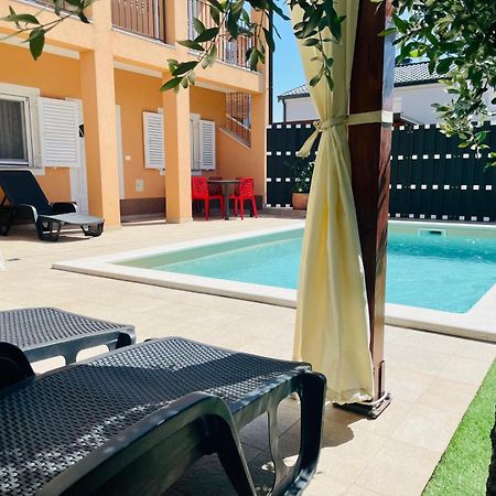 Boutique Apartment With Private Pool For Your Exclusive Use Novigrad Istria Buitenkant foto
