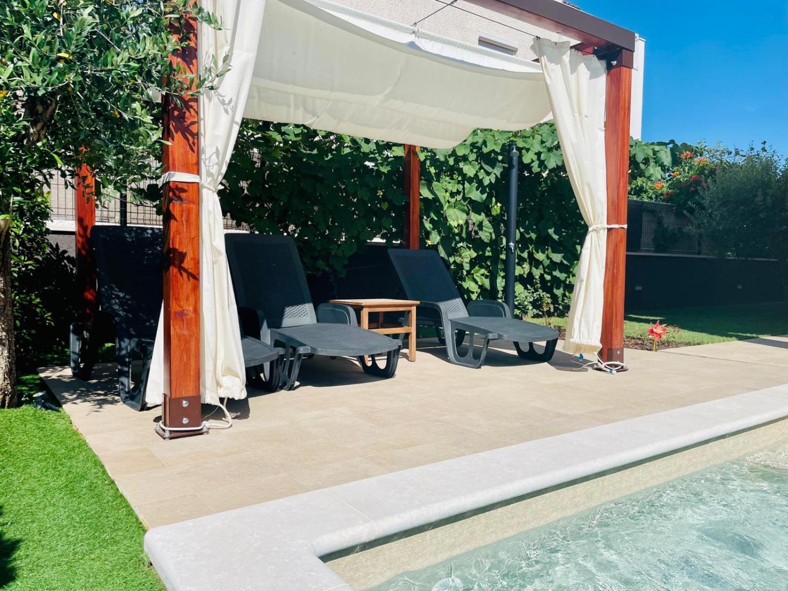 Boutique Apartment With Private Pool For Your Exclusive Use Novigrad Istria Buitenkant foto