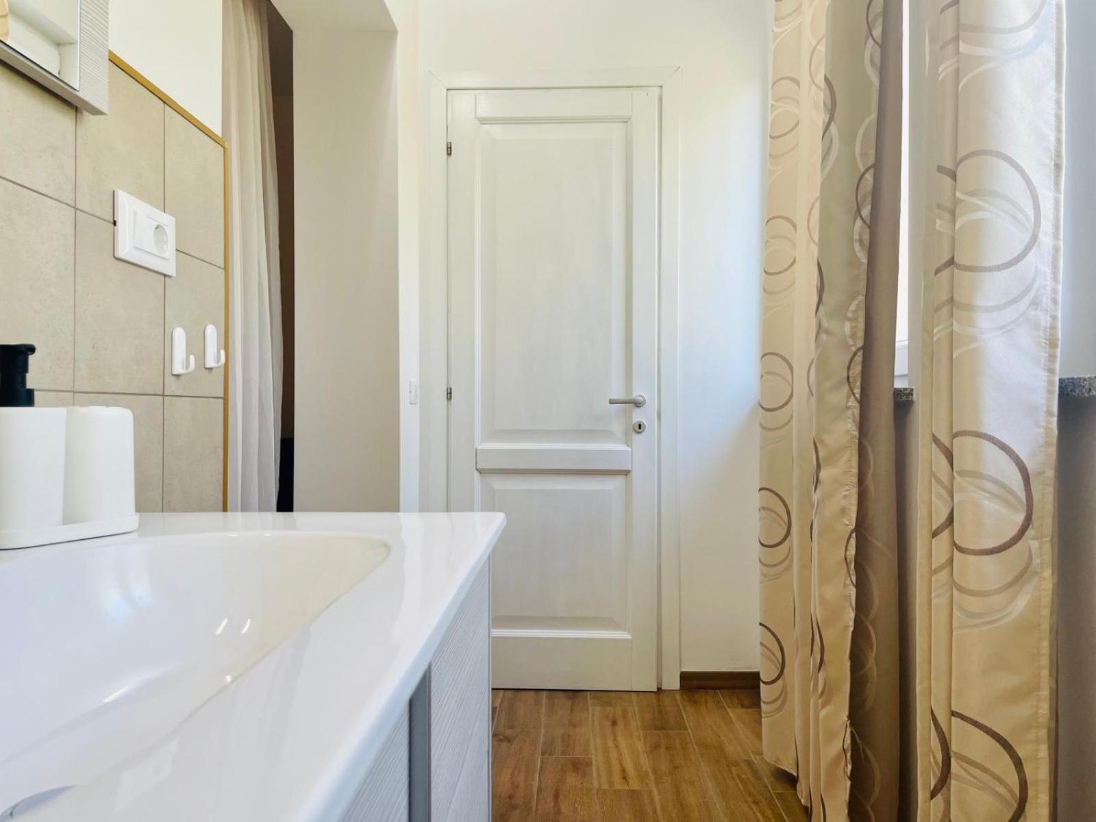 Boutique Apartment With Private Pool For Your Exclusive Use Novigrad Istria Buitenkant foto