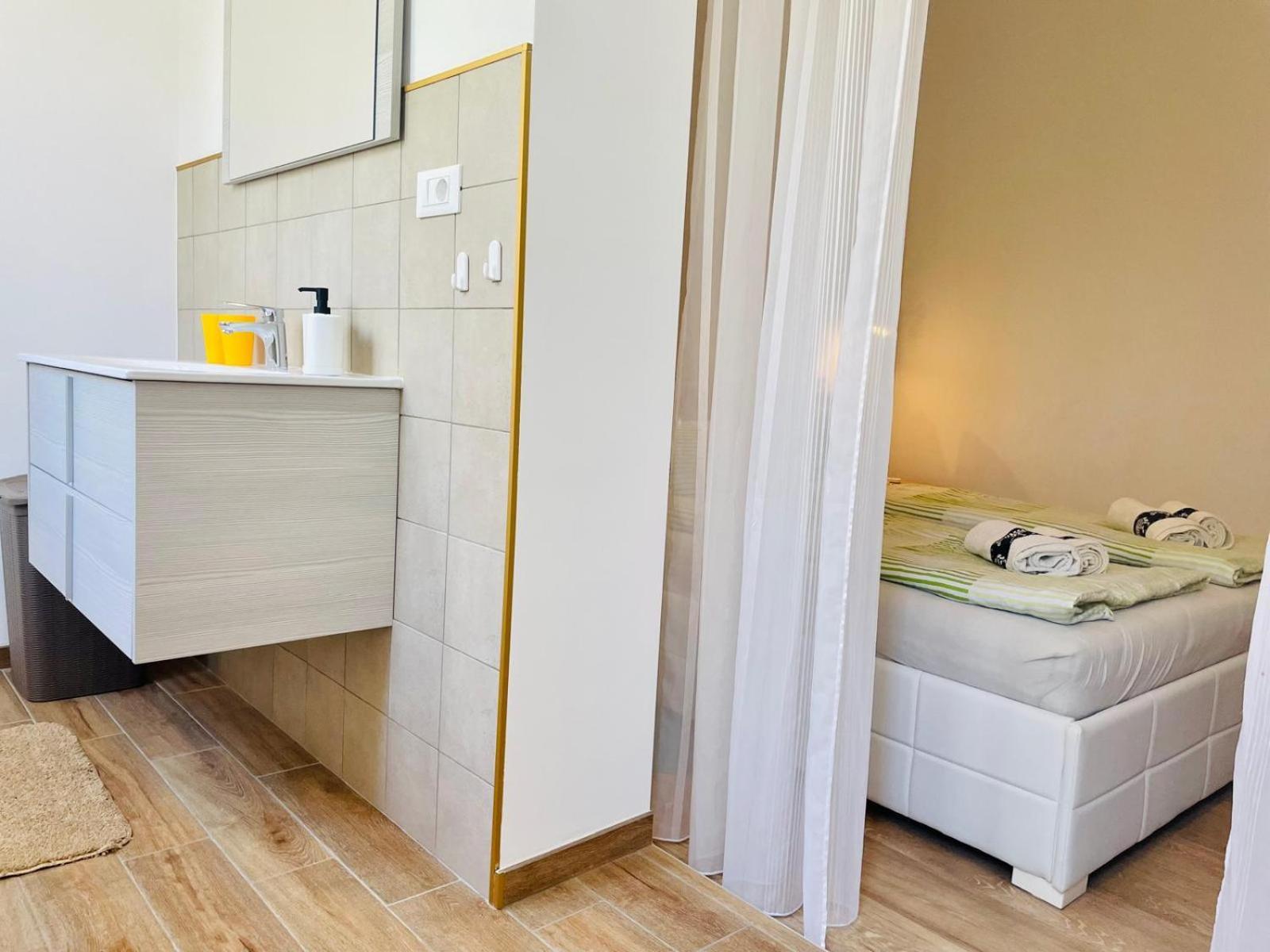 Boutique Apartment With Private Pool For Your Exclusive Use Novigrad Istria Buitenkant foto