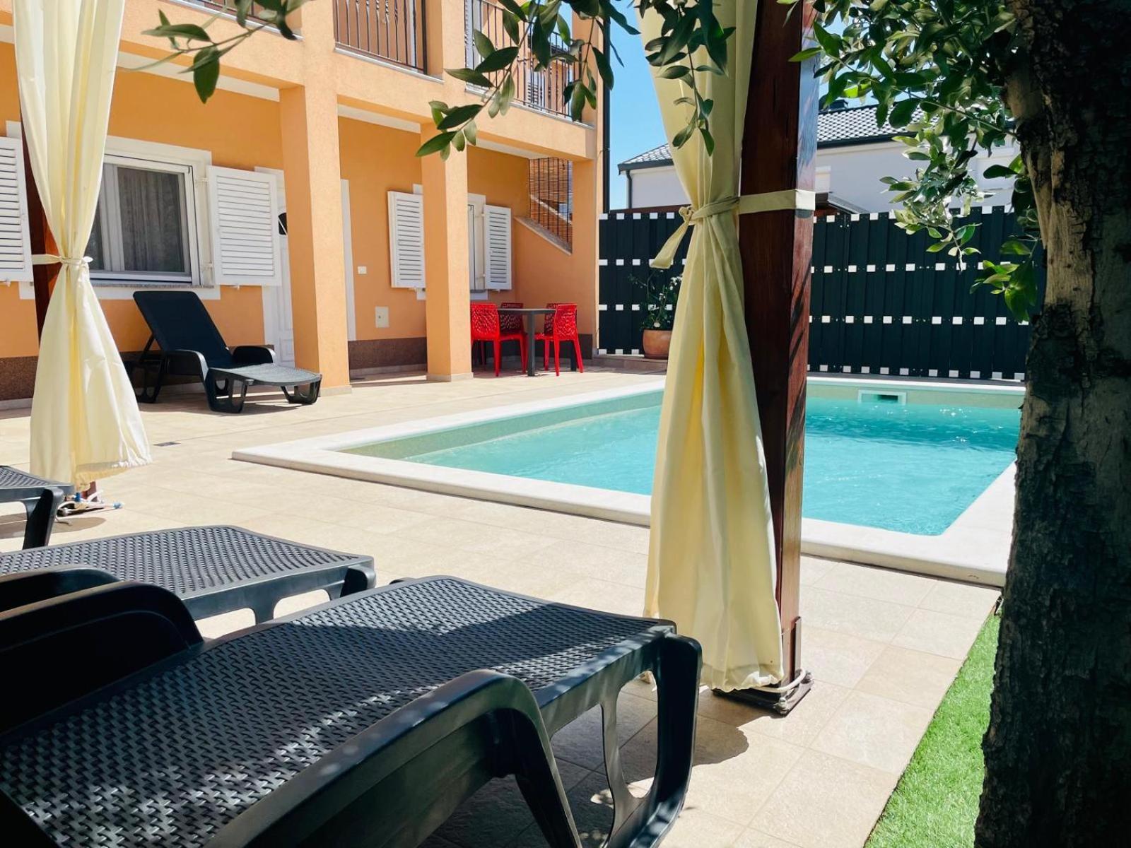 Boutique Apartment With Private Pool For Your Exclusive Use Novigrad Istria Buitenkant foto