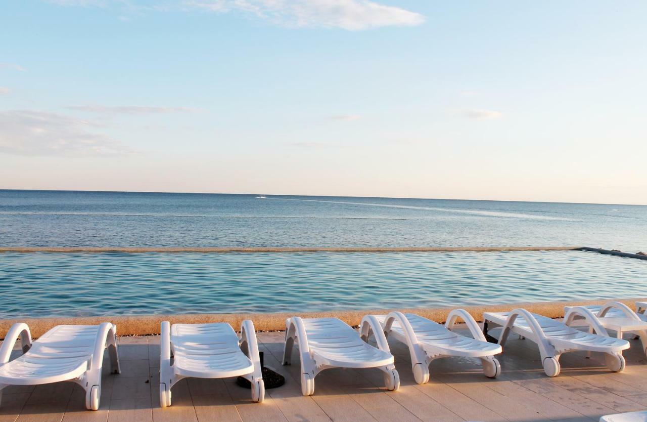 Boutique Apartment With Private Pool For Your Exclusive Use Novigrad Istria Buitenkant foto